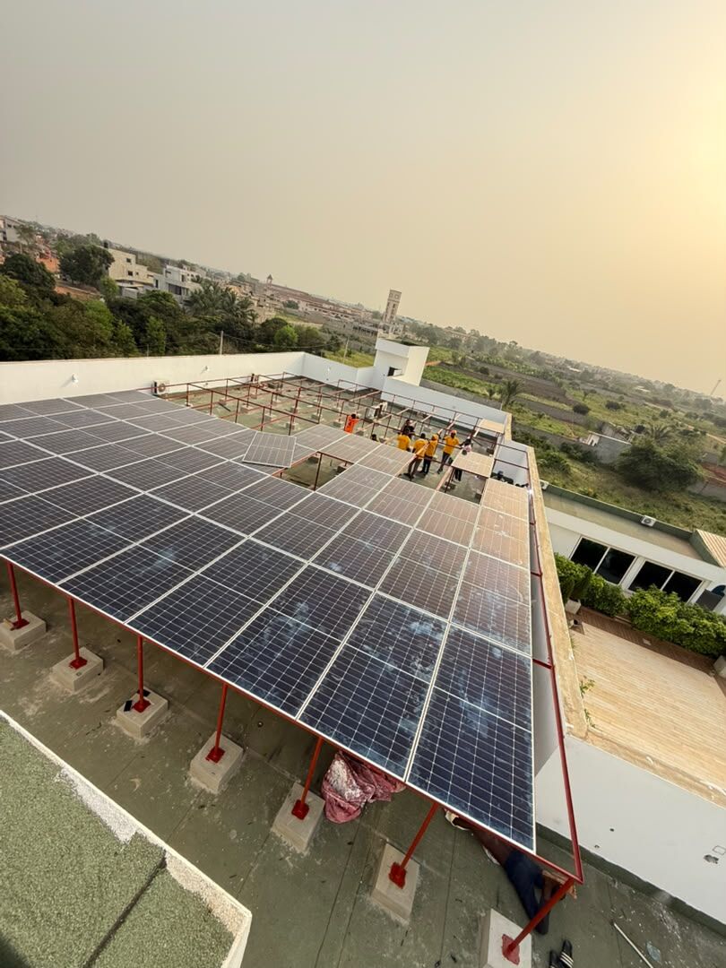 Panneaux solaires installés en toiture