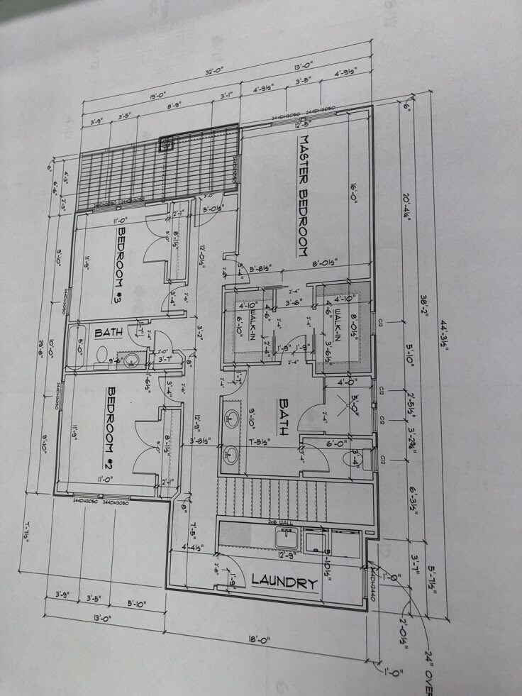 Plan technique dessiné à la main — chambres et salle de bain