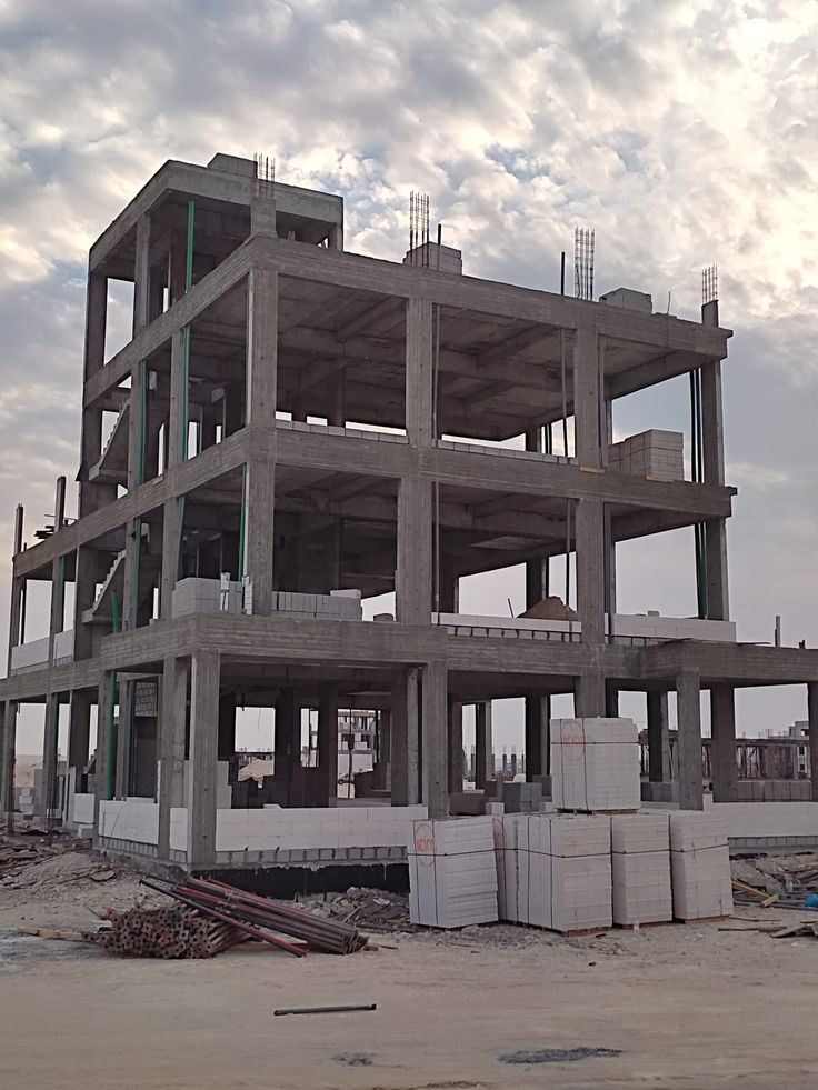 Structure en béton armé d'un bâtiment en construction